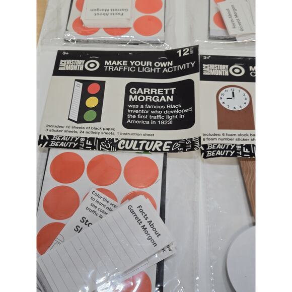 BLACK HISTORY MONTH Activities Lot Traffic Light Clock Change Hands Craft Kit - Picture 8 of 9